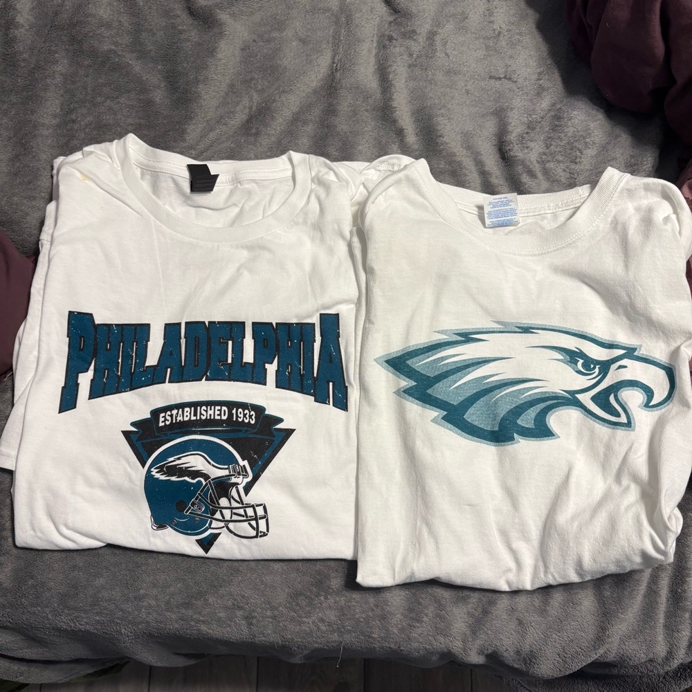 Set of 2 NFL Philadelphia Eagles T-Shirts🌹